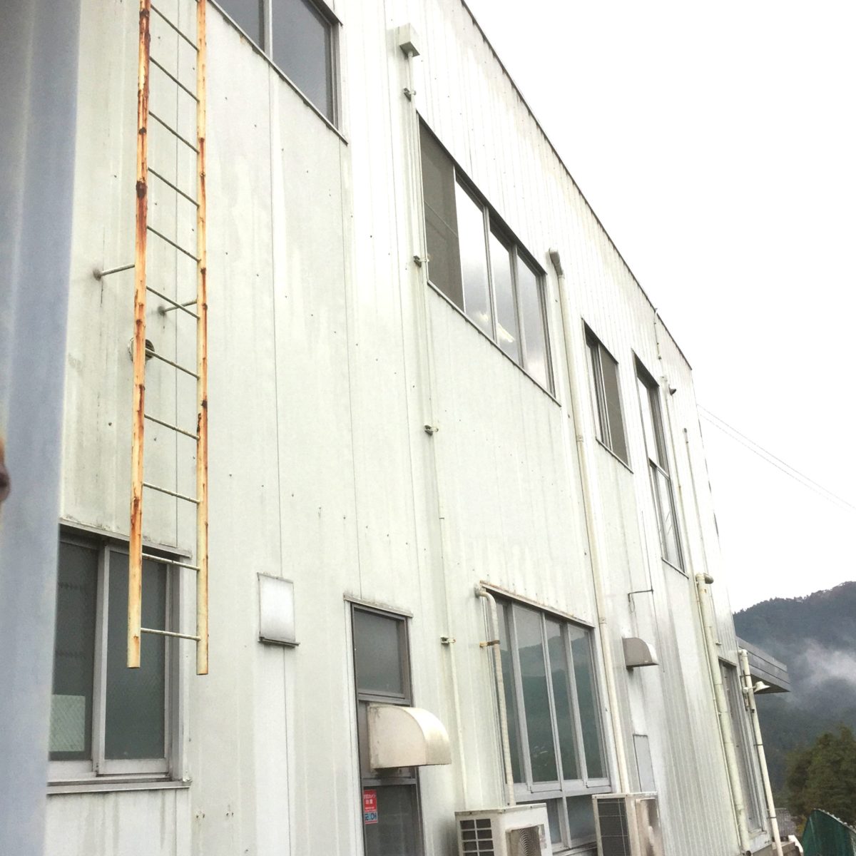 【松阪市 M社様】工場外壁塗装・外構塀門扉塗装 | 外壁塗装